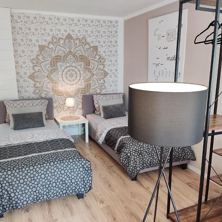 Apartment For Family & Friends Eisingen Bagian luar foto